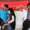 カンボジアの若者たち、美容スキルを習得